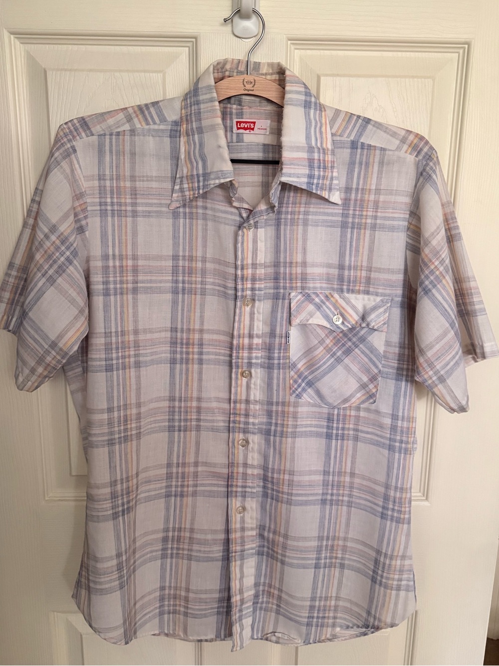 Vintage Levi's Men's Short-Sleeve Plaid Button-Up Shirt
